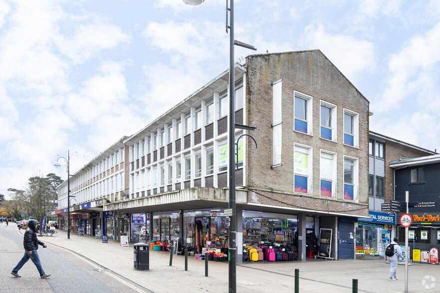 40-52 The Broadway, Crawley for lease - Building Photo - Image 2 of 2