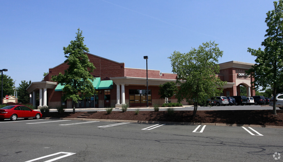 10068-10076 Dumfries Rd, Manassas, VA for lease - Building Photo - Image 2 of 4