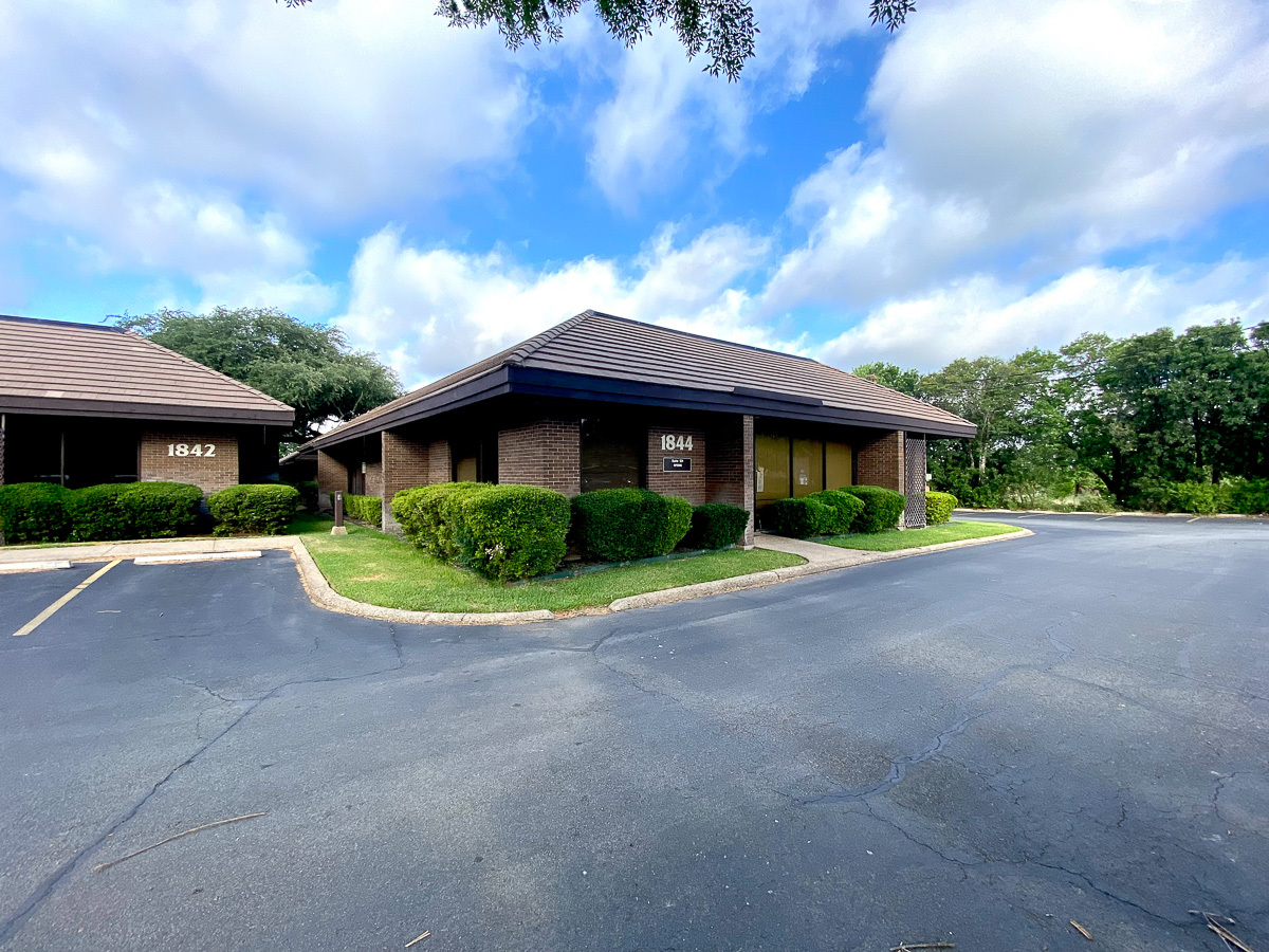 1844 Lockhill Selma Rd, San Antonio, TX à vendre Photo du bâtiment- Image 1 de 1