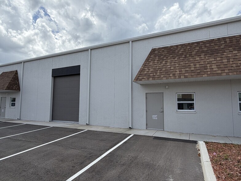 9224 130th Ave, Largo, FL à louer - Photo du bâtiment - Image 2 de 3
