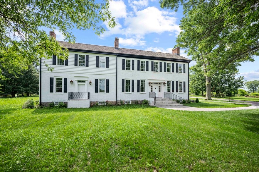 1975 Georgetown Rd, Paris, KY à vendre - Photo du bâtiment - Image 1 de 66