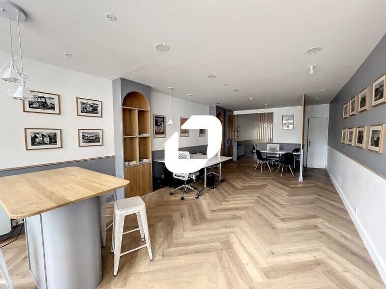 Office in Pontoise for sale - Interior Photo - Image 1 of 6
