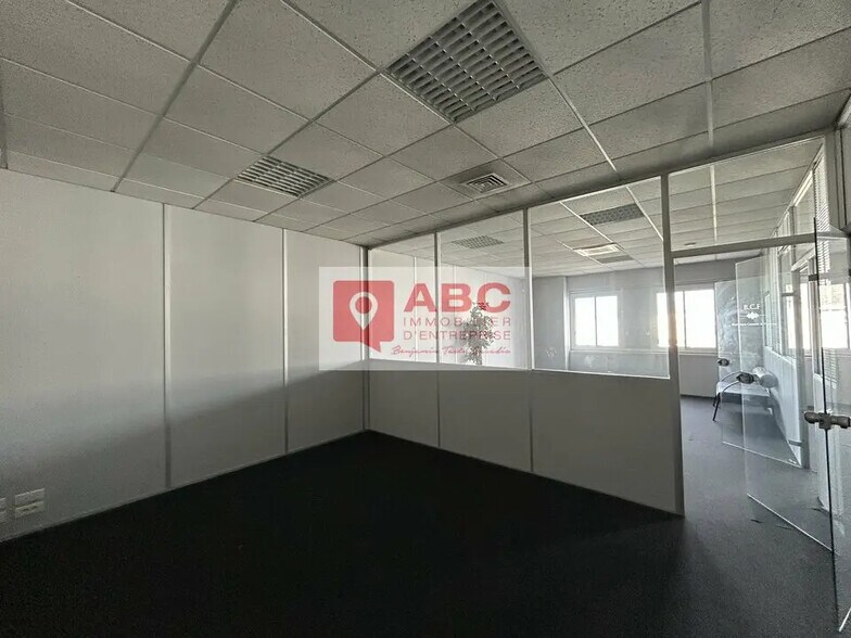 Office in Mauguio for lease - Interior Photo - Image 3 of 6