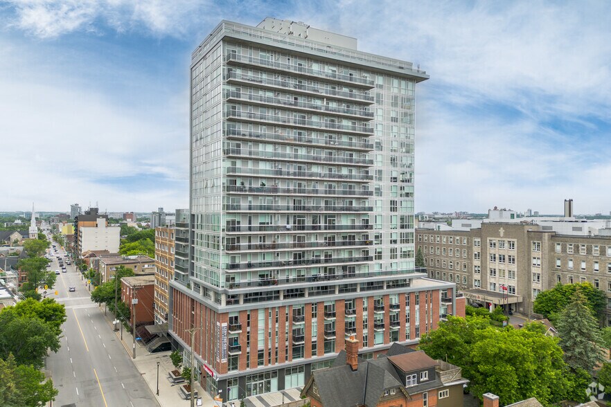 192 Bronson Ave, Ottawa, ON for sale - Primary Photo - Image 1 of 1