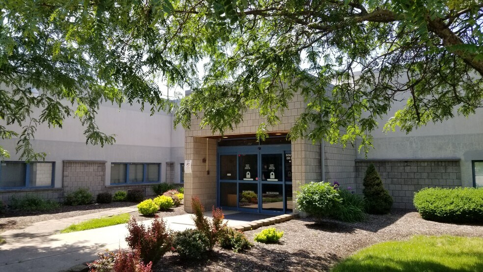 13231 Euclid Ave, East Cleveland, OH à louer - Photo du bâtiment - Image 1 de 5