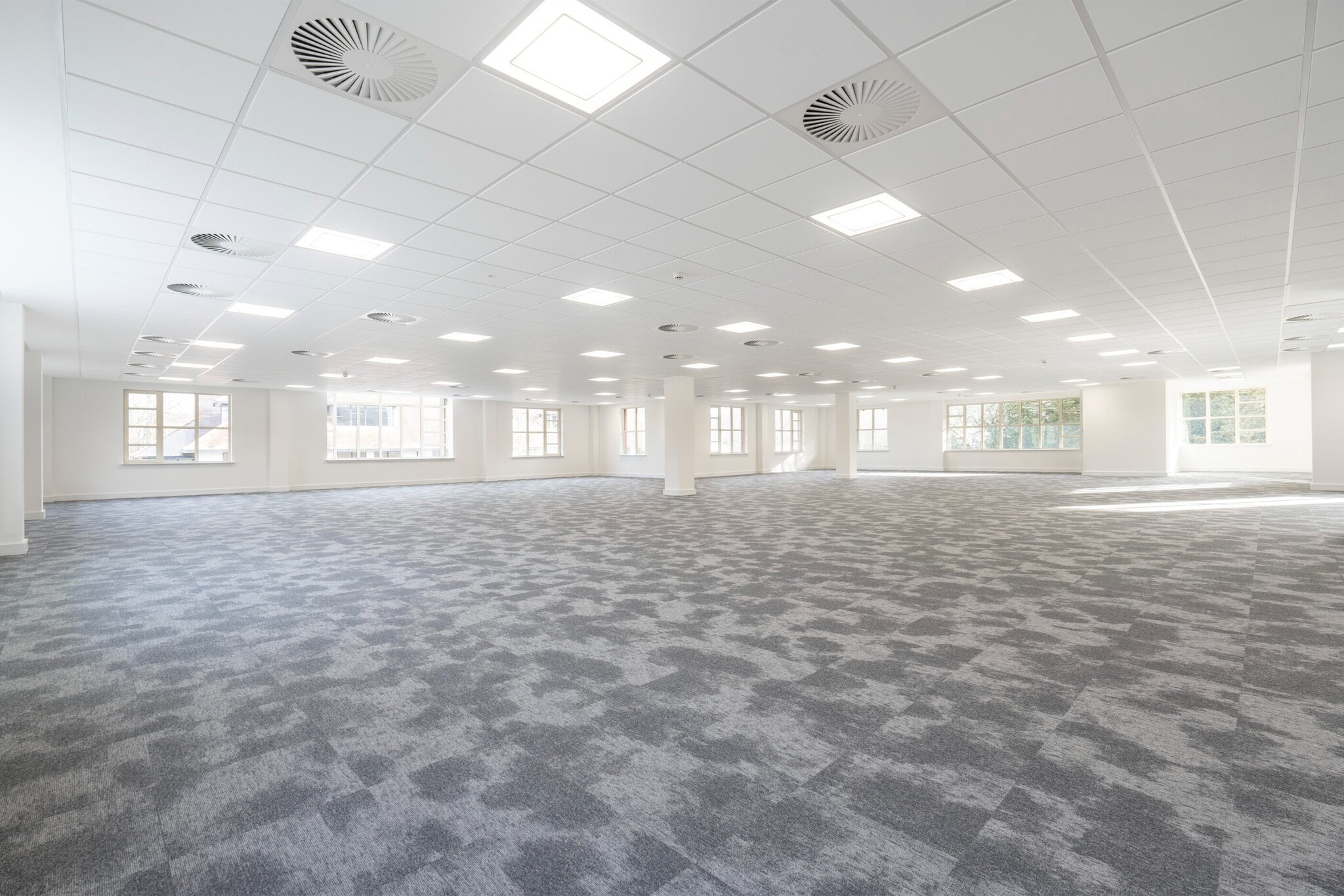 Guilford Rd, Leatherhead for lease Interior Photo- Image 1 of 2