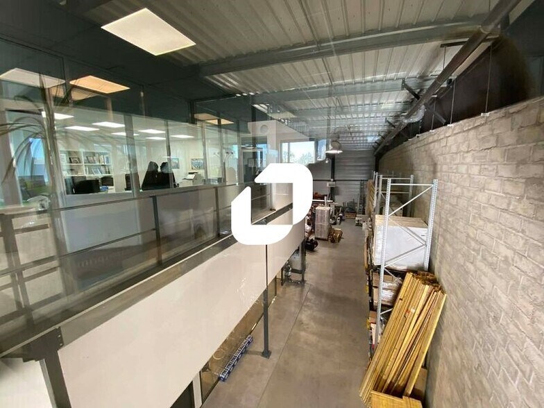 17 Rue Georges Melies, Cormeilles-en-Parisis for lease - Interior Photo - Image 3 of 15