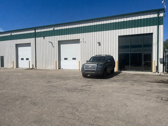 Plus de détails pour 3912 84th Ave, Leduc, AB - Industriel à louer