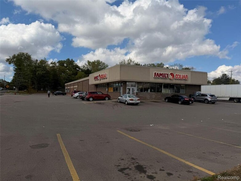 5058 S Waverly Rd, Lansing, MI à louer - Photo du bâtiment - Image 1 de 3