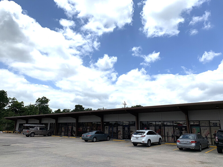 10737 Kingspoint Rd, Houston, TX for lease - Building Photo - Image 1 of 2