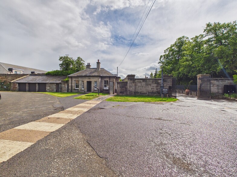 177 High St, Dalkeith for lease - Building Photo - Image 2 of 9