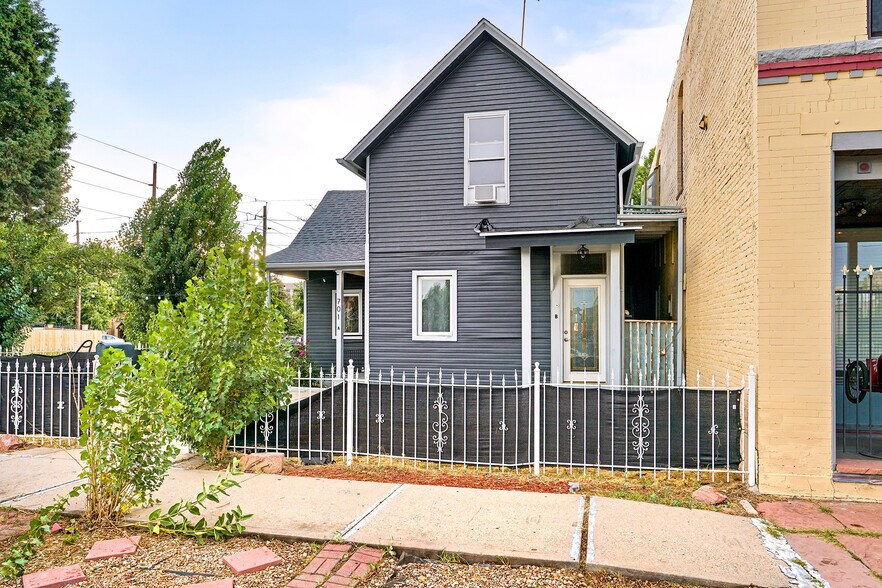SW Denver Single Family portfolio of 3 properties for sale on LoopNet.ca - Primary Photo - Image 2 of 19
