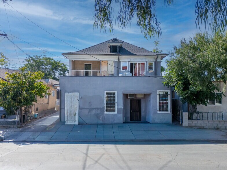 667-669 N Boyle Ave, Los Angeles, CA à vendre - Photo du bâtiment - Image 1 de 9