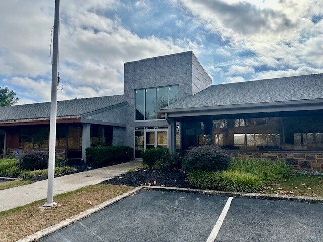 309-315 Technology Dr, Malvern, PA à louer Photo du bâtiment- Image 1 de 2
