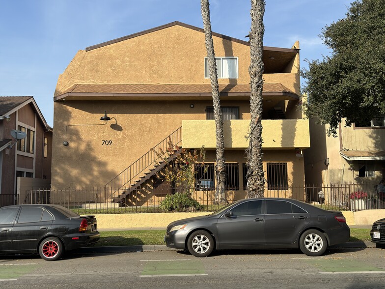 709 E Chestnut Ave, Santa Ana, CA for sale - Building Photo - Image 2 of 13