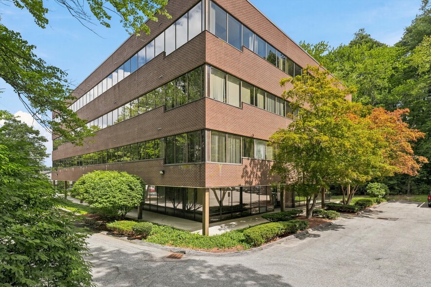 71 Spit Brook Rd, Nashua, NH for lease - Building Photo - Image 2 of 12