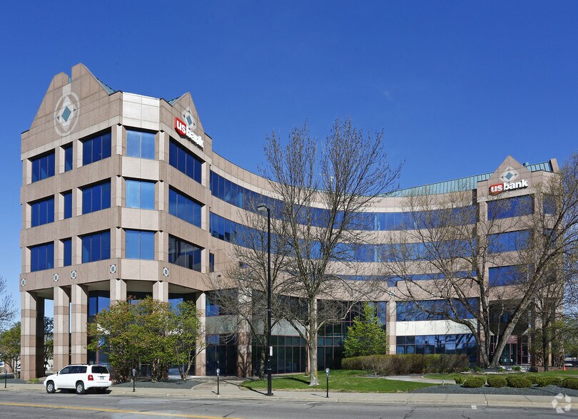 1015 W Saint Germain St W, Saint Cloud, MN à louer - Photo principale - Image 1 de 24