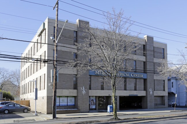 Plus de détails pour 3715 Main St, Bridgeport, CT - Bureau à louer