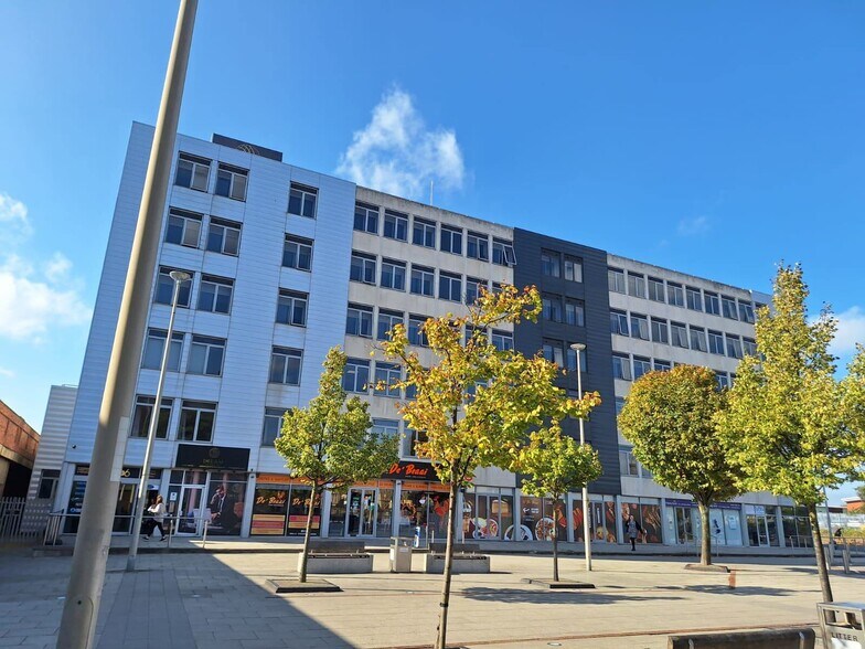 Linthorpe Rd, Middlesbrough à louer - Photo du bâtiment - Image 2 de 8