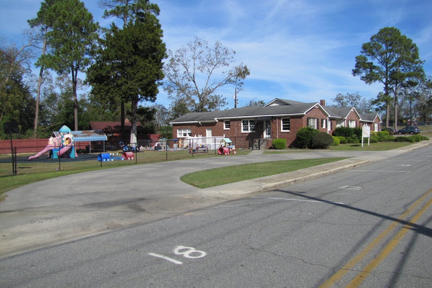 527 E College Ave, Ashburn, GA for sale - Building Photo - Image 2 of 2