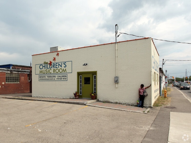 115 Vanderhoof Ave, Toronto, ON for lease - Building Photo - Image 2 of 2