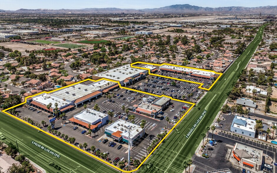 Pecos Plaza portefeuille de 6 propriétés à vendre sur LoopNet.ca - Photo principale - Image 1 de 5