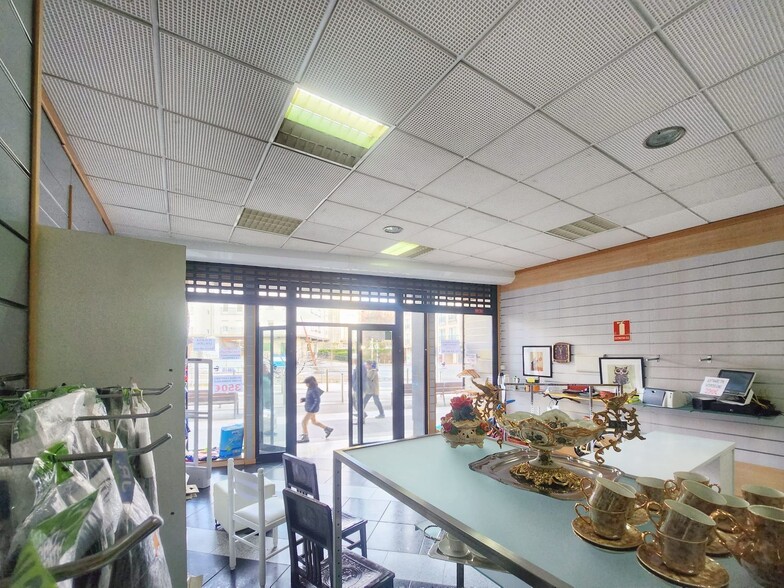 Retail in Pontevedra for sale - Interior Photo - Image 2 of 25
