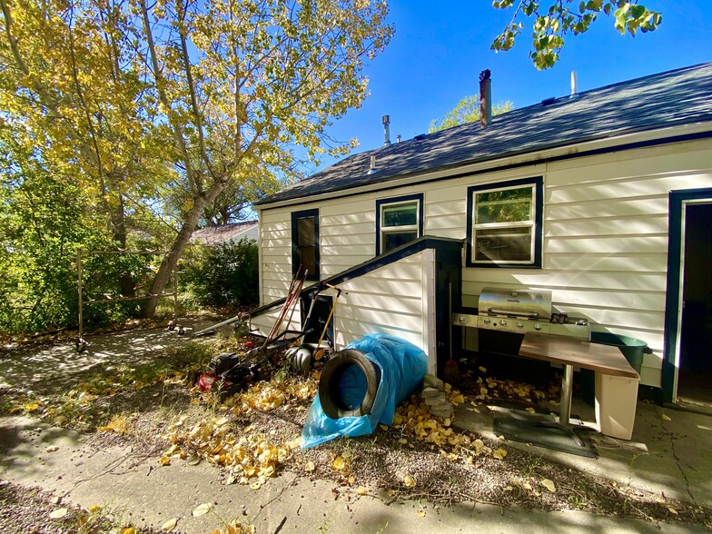 730 Granite Ave, Shelby, MT for sale - Building Photo - Image 3 of 28