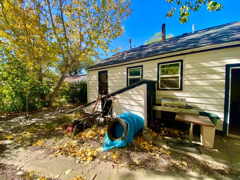 730 Granite Ave, Shelby, MT à vendre - Photo du bâtiment - Image 3 de 28