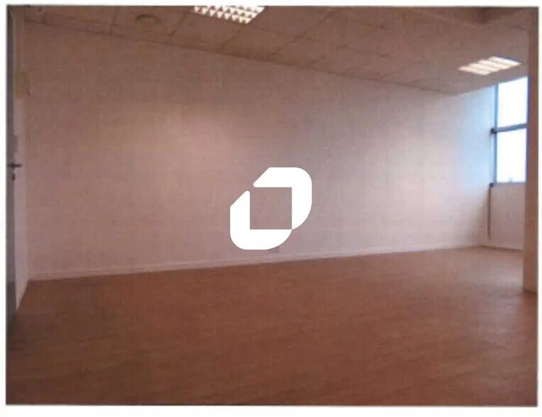 Bureau dans Romainville à louer - Photo intérieure - Image 3 de 4