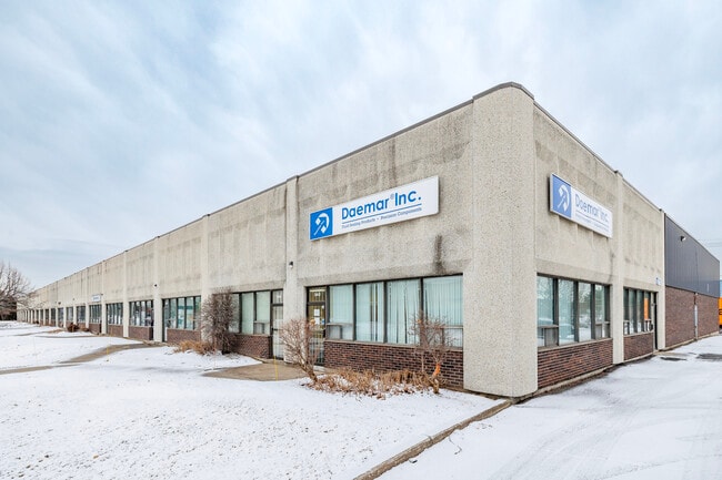 Plus de détails pour 500-548 Av Meloche, Dorval, QC - Industriel à louer