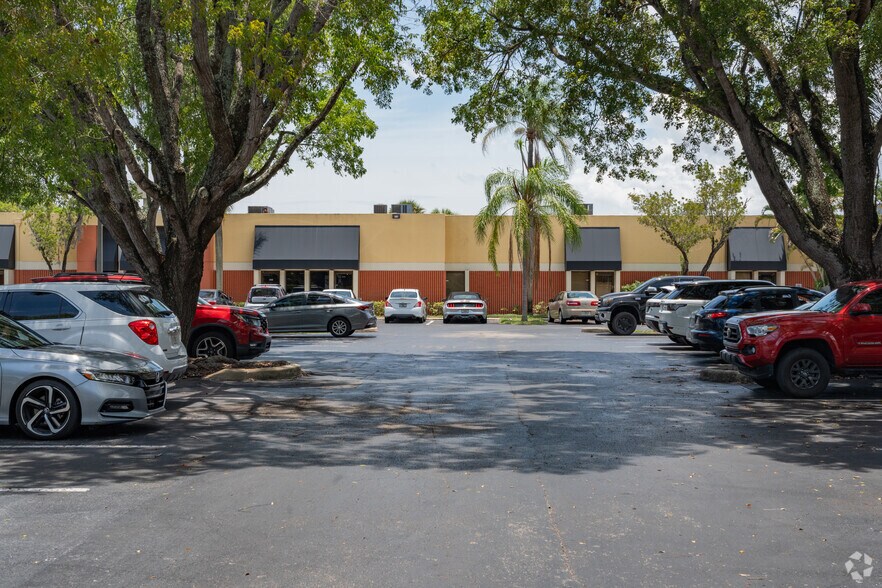 1500 W Cypress Creek Rd, Fort Lauderdale, FL à louer - Photo du bâtiment - Image 2 de 5