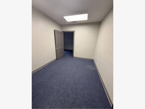 121 S Broadway Ave, Tyler, TX for lease Interior Photo- Image 2 of 3