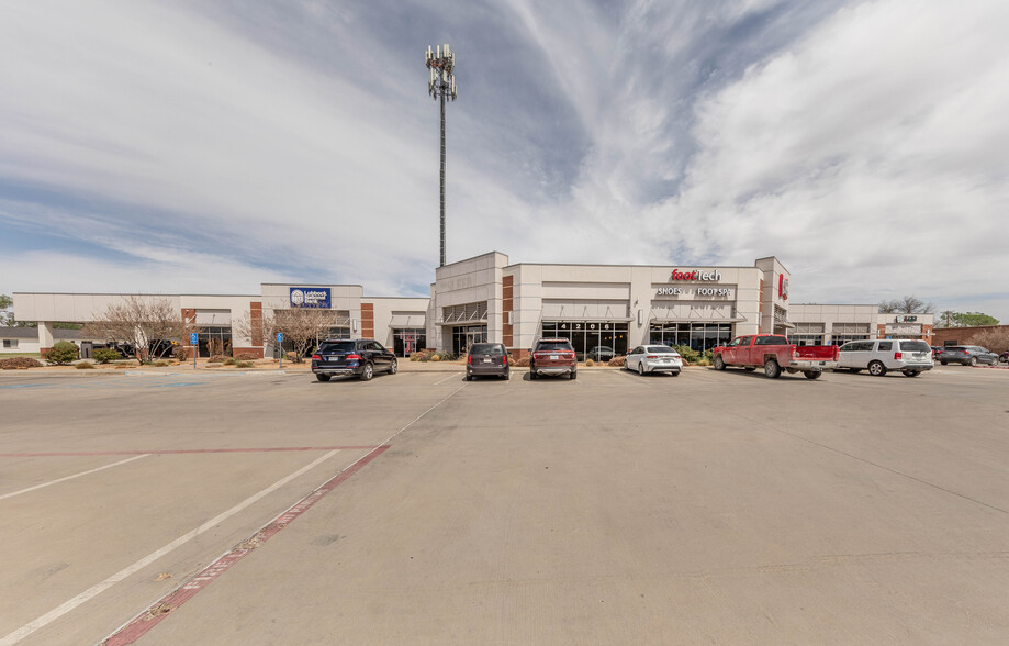 4200-4300 19th St, Lubbock, TX for lease - Building Photo - Image 2 of 16