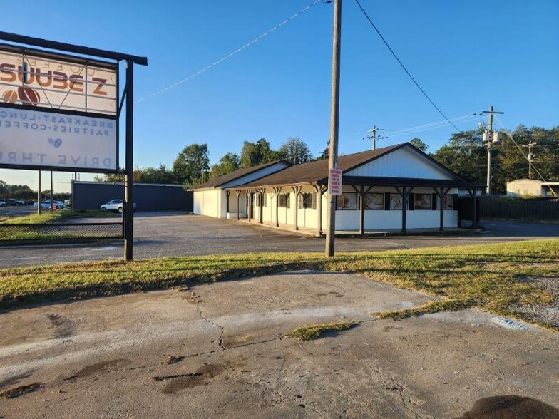 102 S Armed Forces Blvd, Warner Robins, GA for sale - Building Photo - Image 3 of 9