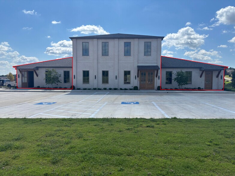 2012 Cumberland Rd, Tyler, TX for lease - Primary Photo - Image 1 of 8