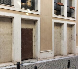 Plus de détails pour Multi-résidentiel à vendre