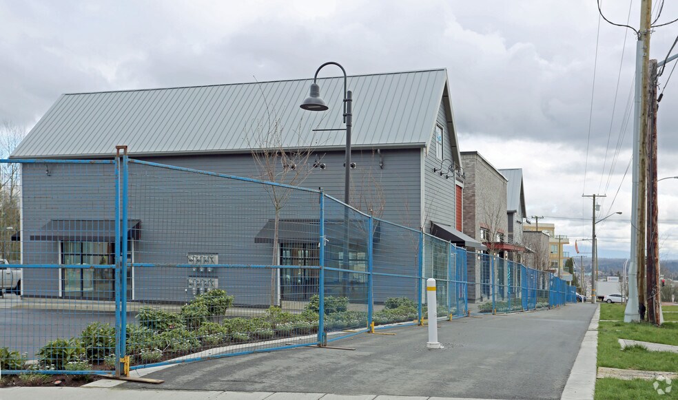 19161 Fraser Hwy, Surrey, BC for lease - Building Photo - Image 3 of 8