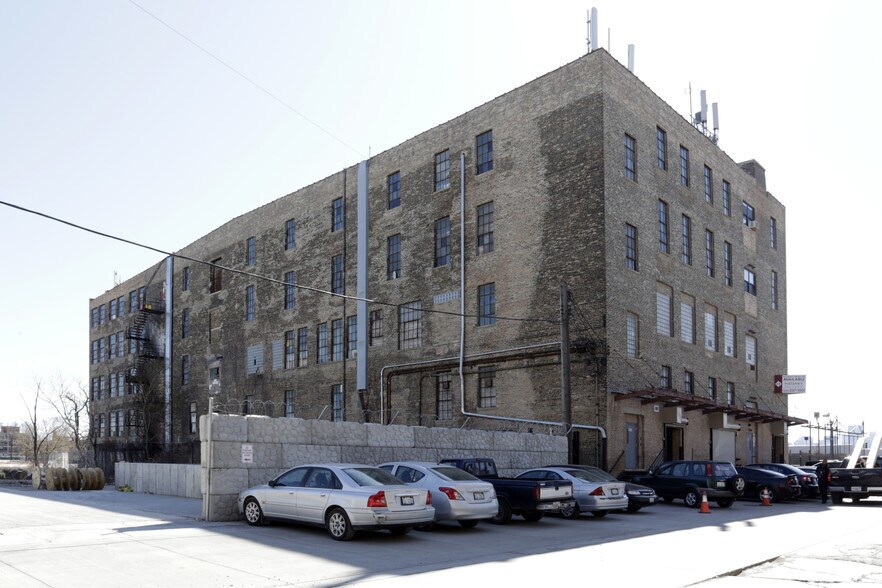 1907 N Mendell St, Chicago, IL à vendre - Photo du bâtiment - Image 2 de 5