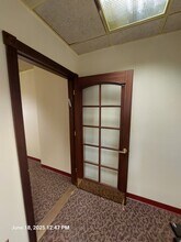 53 N Park Ave, Rockville Centre, NY for lease Interior Photo- Image 2 of 8
