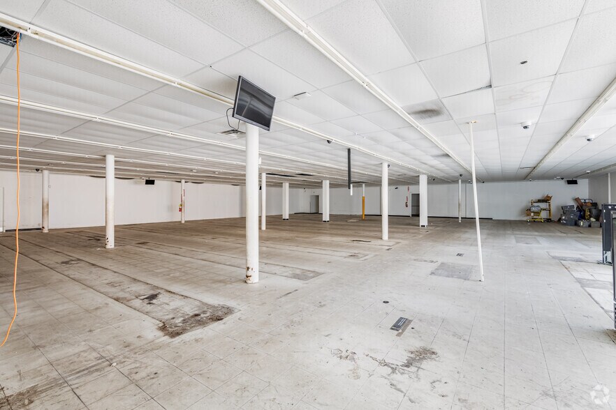 1714 Laketon Rd, Wilkinsburg, PA à vendre - Photo intérieure - Image 2 de 9