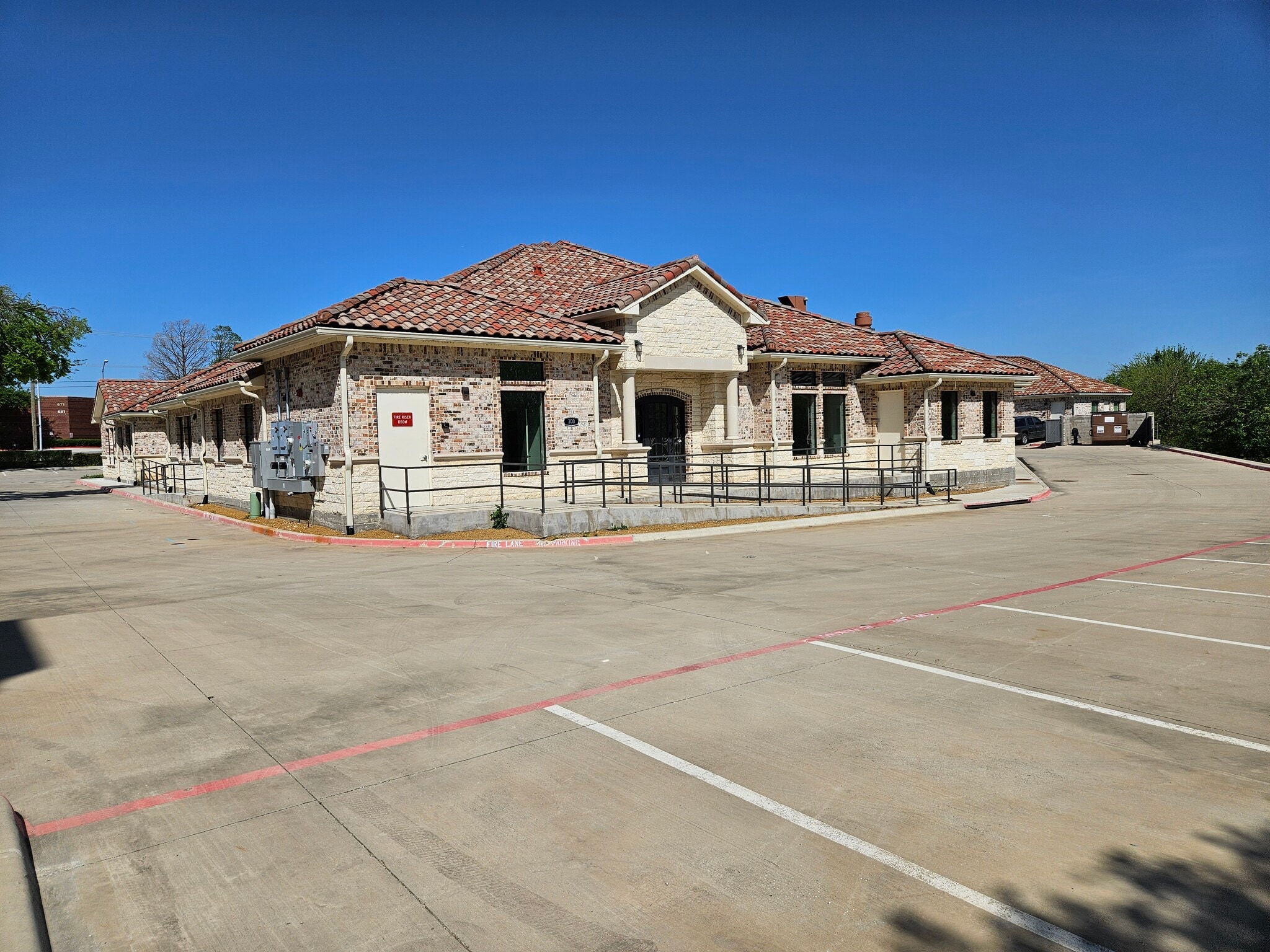800 N Plano Rd, Richardson, TX for sale Primary Photo- Image 1 of 42