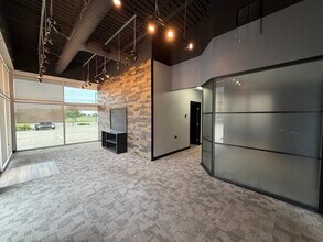 14201 N Santa Fe Ave, Edmond, OK à louer Photo intérieure- Image 2 de 12