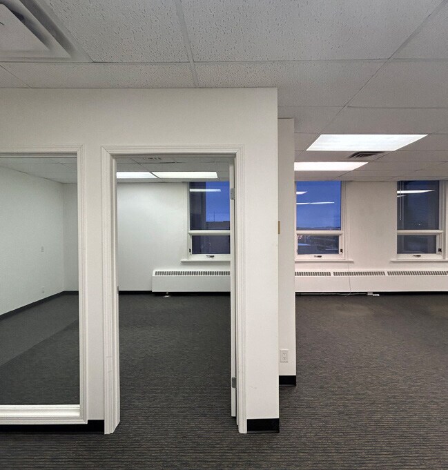 111 2 Ave S, Saskatoon, SK for lease Interior Photo- Image 1 of 2