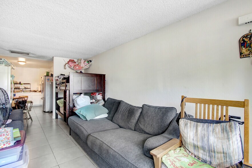 671 Greystone Ln, Hemet, CA à vendre - Photo du bâtiment - Image 3 de 11