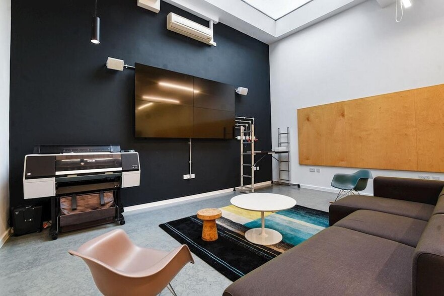 45 Holmes Rd, London for lease - Building Photo - Image 2 of 51