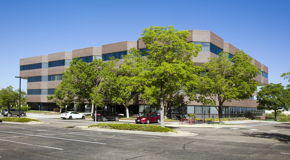 9785 S Maroon Cir, Englewood, CO à vendre - Photo du bâtiment - Image 1 de 18