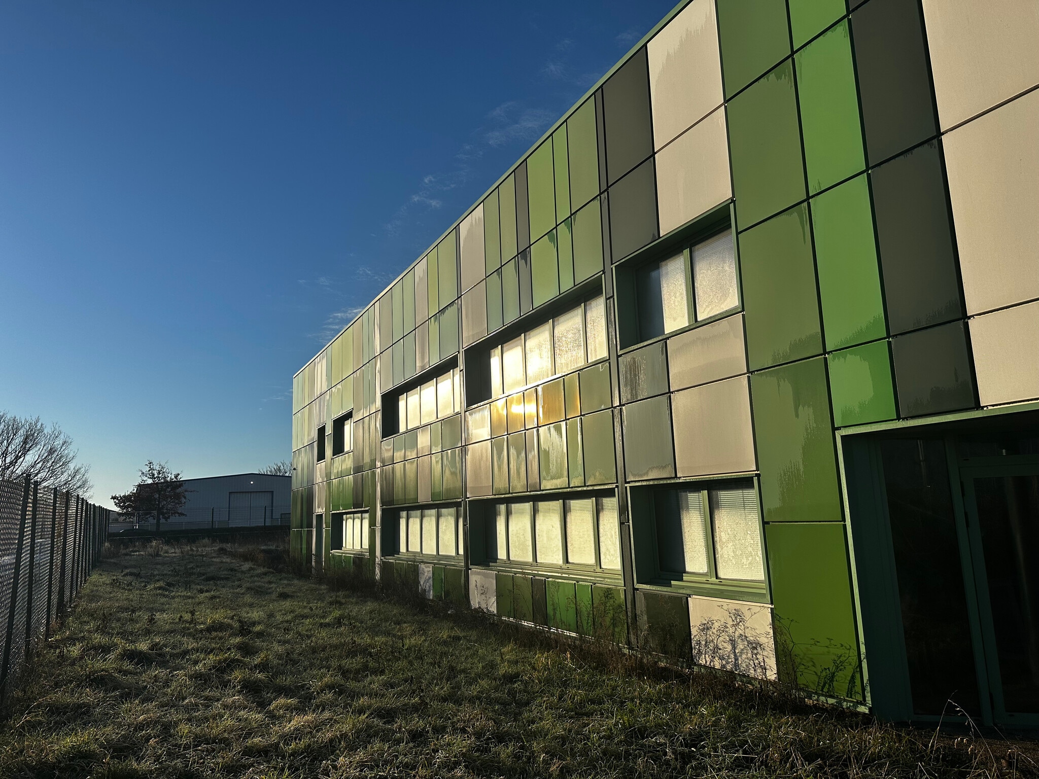 Industrial in Clermont-Ferrand for sale Primary Photo- Image 1 of 6