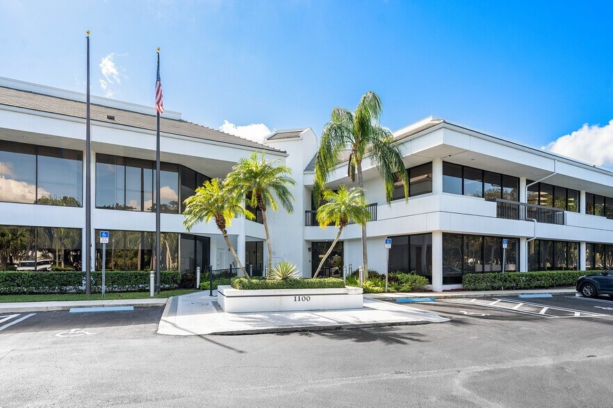 1100 Northpoint Pky, West Palm Beach, FL à louer - Photo du bâtiment - Image 2 de 15