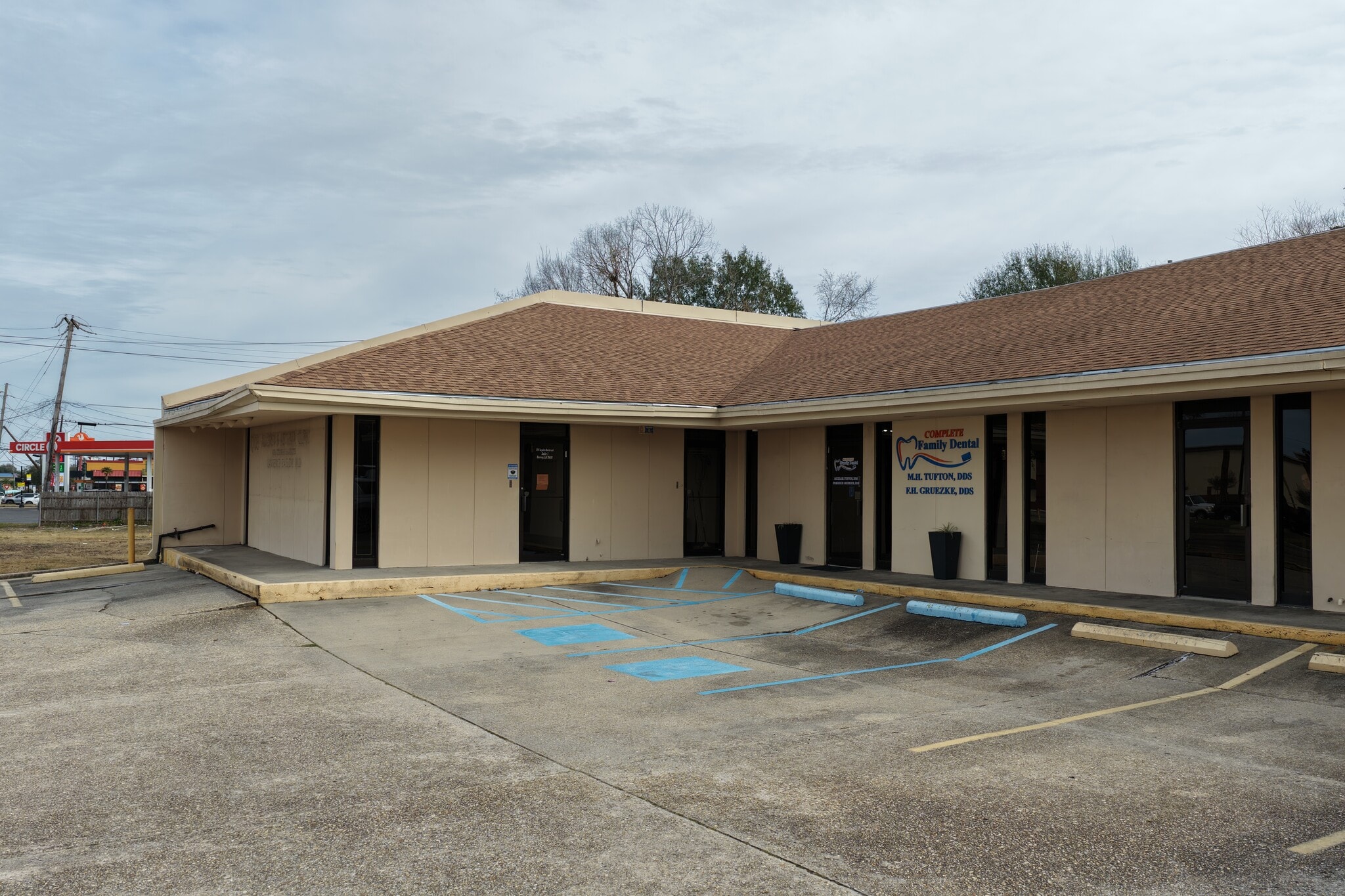 1705 Lapalco Blvd, Harvey, LA for lease Primary Photo- Image 1 of 13